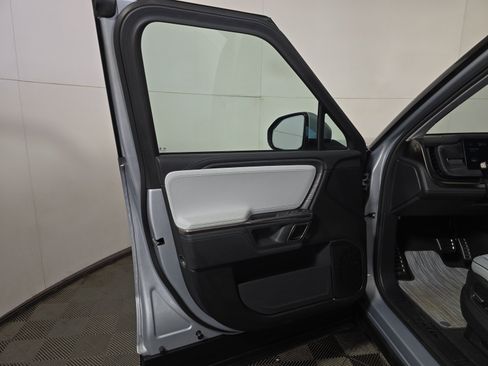 Used 2024 Rivian R1S Adventure AWD/4WD image 16
