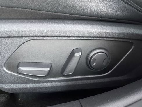 Used 2024 Hyundai Elantra Limited image 35