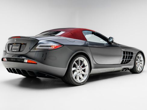 Used 2008 Mercedes-Benz SLR image 15
