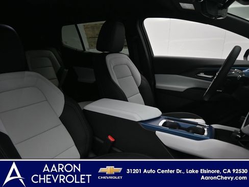 New 2025 Chevrolet Equinox EV LT image 16