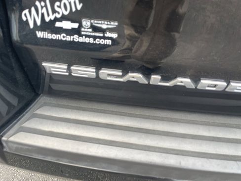 Used 2018 Cadillac Escalade ESV Luxury image 7