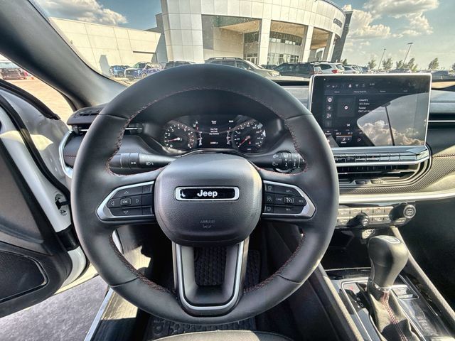 Used 2026 Jeep Compass Trailhawk AWD/4WD image 14