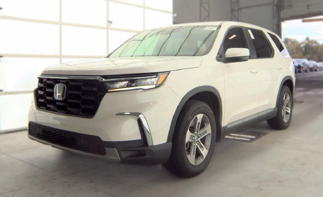Used 2025 Honda Pilot EX-L image 2
