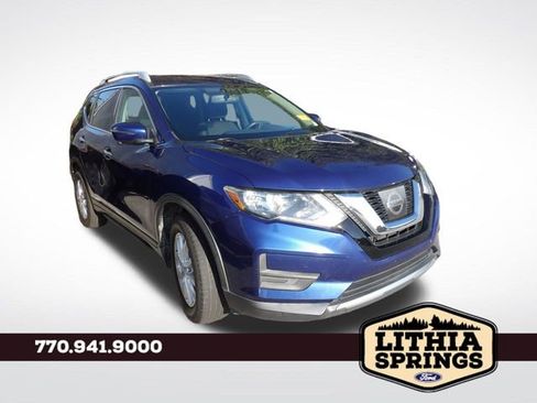 Used 2017 Nissan Rogue SV w/ SV Premium Package FWD image 1
