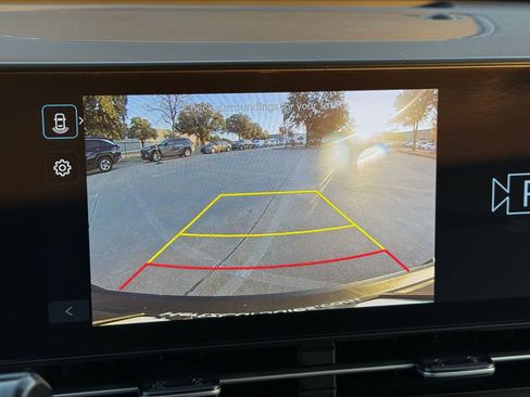 Used 2025 Hyundai Kona SEL image 17