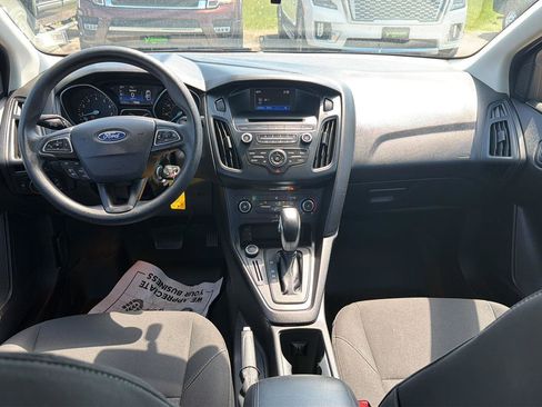 Used 2016 Ford Focus SE FWD image 20
