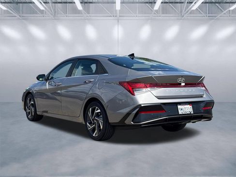 Used 2024 Hyundai Elantra Limited FWD image 4