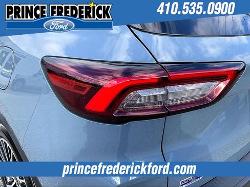 Used 2025 Ford Escape SE image 27