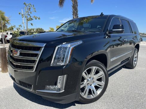 Used 2020 Cadillac Escalade Premium Luxury image 1