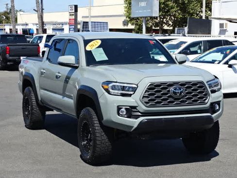 Used 2023 Toyota Tacoma TRD Off-Road AWD/4WD image 2