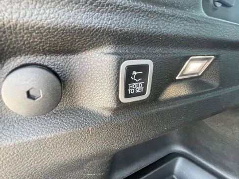 Used 2023 Jeep Grand Cherokee L Laredo AWD/4WD image 7