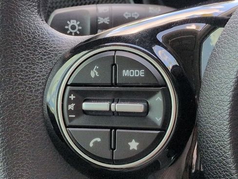 Used 2025 Kia Soul S FWD image 24