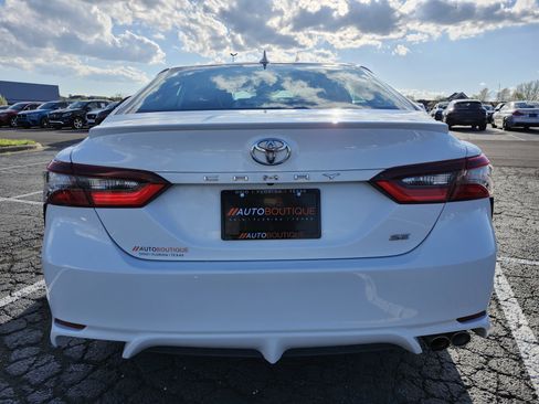 Used 2022 Toyota Camry SE image 14
