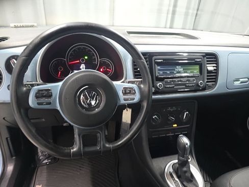 Used 2014 Volkswagen Beetle 1.8T FWD image 13
