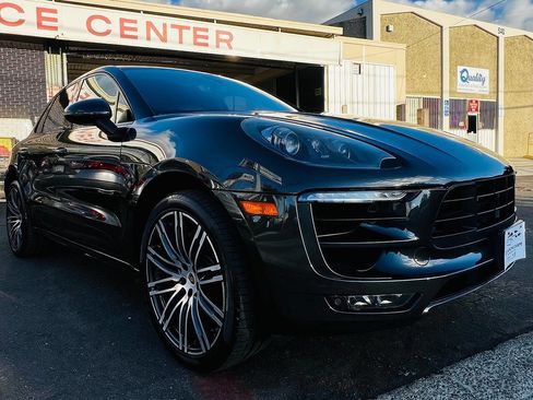 Used 2017 Porsche Macan GTS image 2