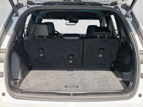 Used 2025 Jeep Grand Cherokee Limited w/ Black Appearance Package image 6