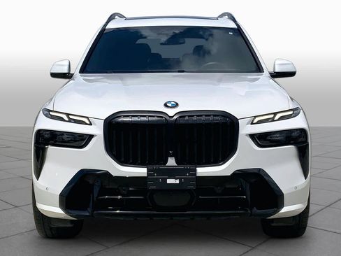 Used 2024 BMW X7 xDrive40i w/ M Sport Package image 3