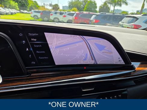 Used 2024 Cadillac Escalade ESV Premium Luxury AWD/4WD image 3