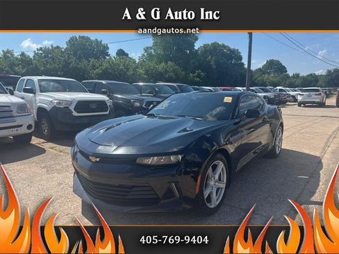 Used 2016 Chevrolet Camaro LT RWD image 1