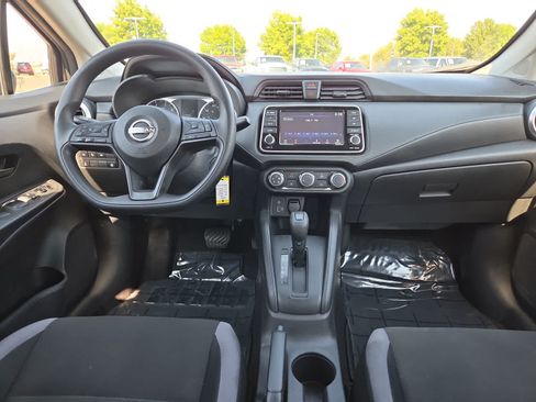 Used 2025 Nissan Versa S w/ Trunk Package FWD image 18
