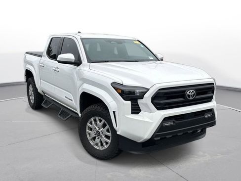 Certified 2025 Toyota Tacoma SR5 image 4