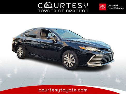 Certified 2023 Toyota Camry LE image 1