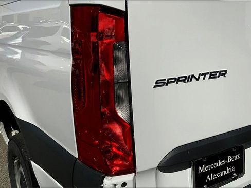 Used 2024 Mercedes-Benz Sprinter 2500 image 22