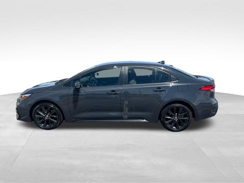 Used 2023 Toyota Corolla SE FWD image 2