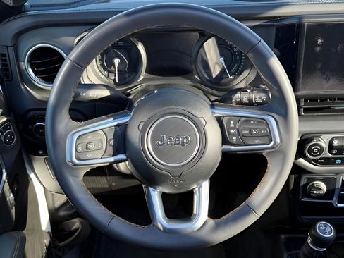 Used 2024 Jeep Wrangler High Altitude image 14