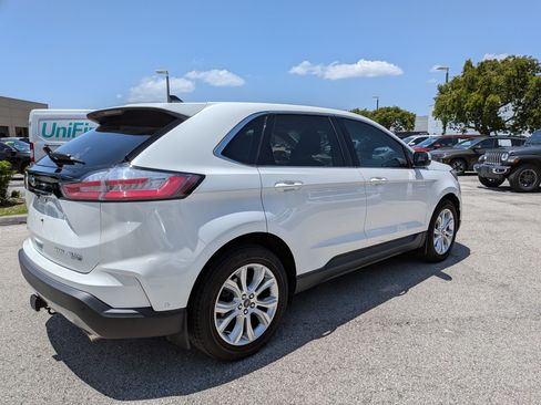 Used 2020 Ford Edge Titanium w/ Equipment Group 301A AWD/4WD image 4
