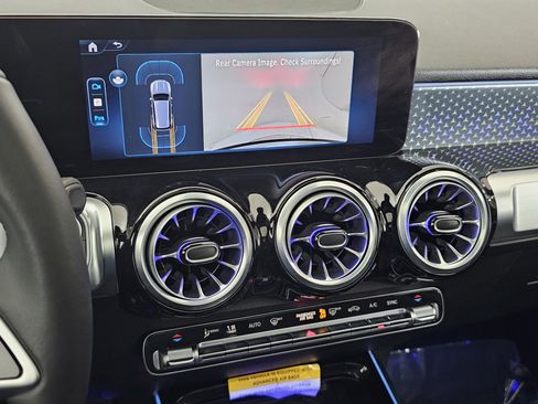 Certified 2025 Mercedes-Benz GLB 250 4MATIC image 39