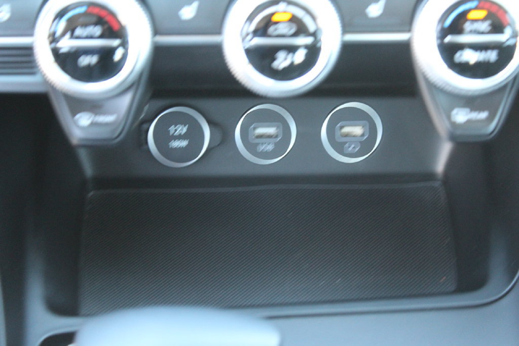 Used 2023 Genesis G70 2.0T AWD/4WD image 20