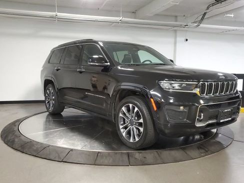 Used 2022 Jeep Grand Cherokee L Overland w/ Luxury Tech Group IV AWD/4WD image 11
