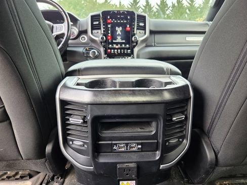 Used 2020 RAM 1500 Big Horn AWD/4WD image 23