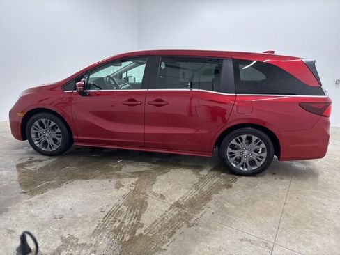 Used 2025 Honda Odyssey Touring image 8