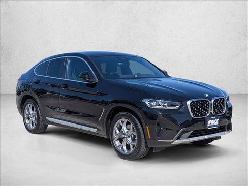 Used 2025 BMW X4 xDrive30i image 3