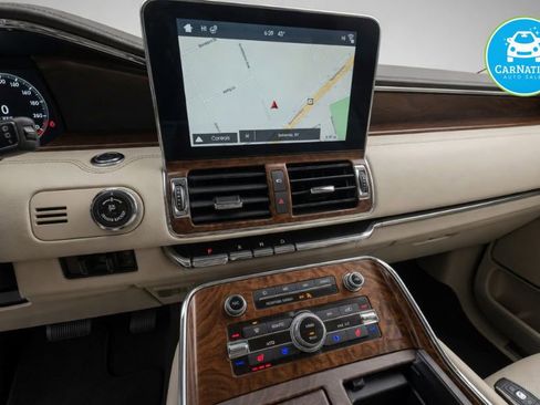 Used 2018 Lincoln Navigator Reserve w/ Technology Package AWD/4WD image 8