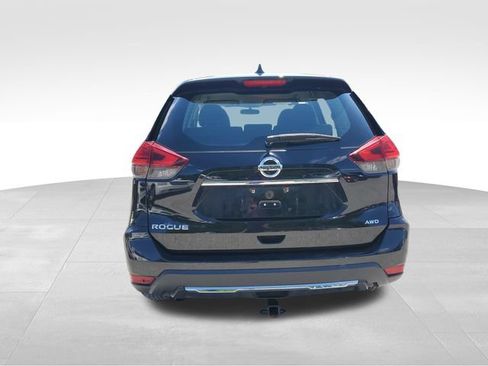Used 2017 Nissan Rogue S AWD/4WD image 5