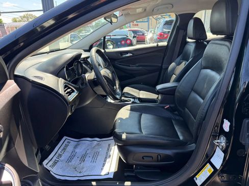 Used 2017 Chevrolet Cruze Premier FWD image 10