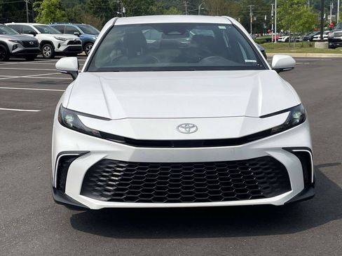 Used 2026 Toyota Camry SE FWD image 8