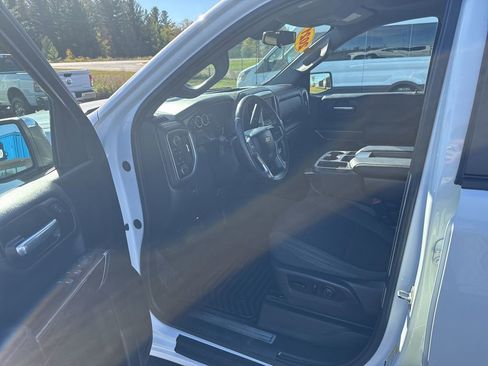Used 2021 Chevrolet Silverado 1500 LT image 12