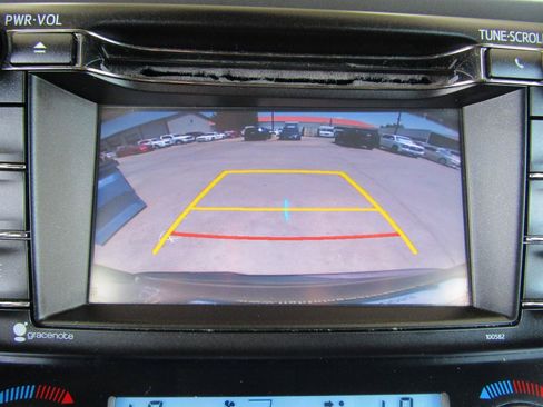 Used 2017 Toyota RAV4 XLE FWD image 18