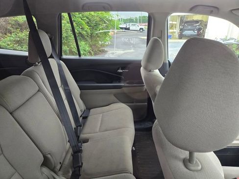 Used 2016 Honda Pilot EX image 3