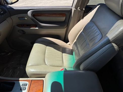 Used 2005 Lexus LX 470 4WD image 26