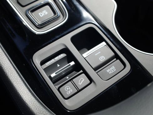 New 2025 Honda Pilot Touring image 24