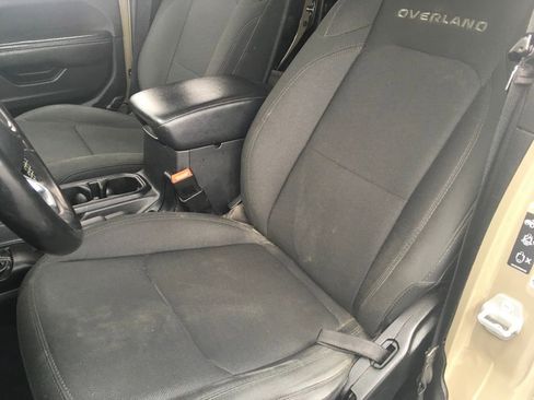 Used 2020 Jeep Gladiator Overland image 8