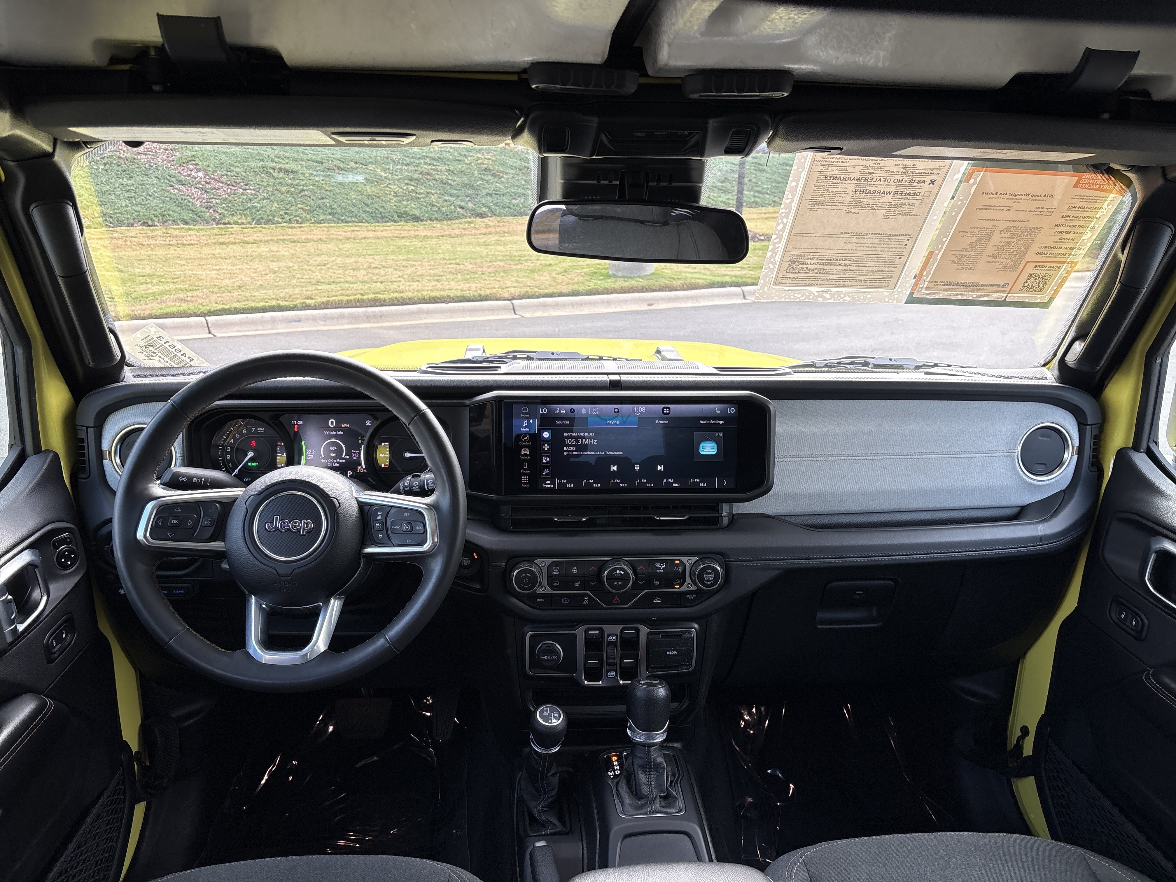 Used 2024 Jeep Wrangler Unlimited Sahara AWD/4WD image 20
