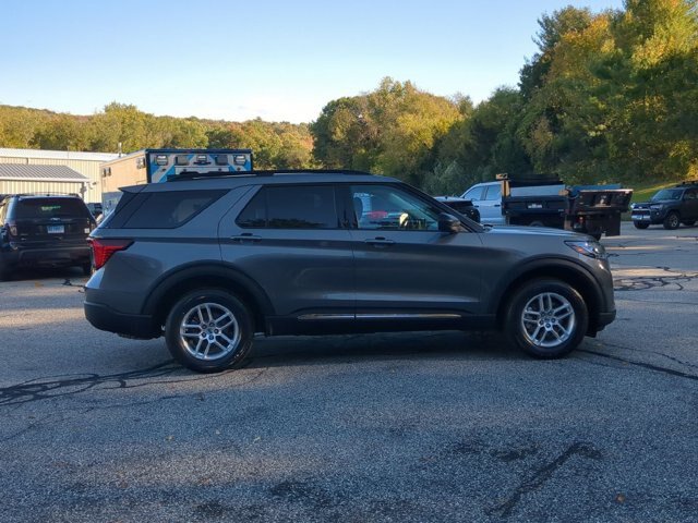 Certified 2025 Ford Explorer Active AWD/4WD image 2