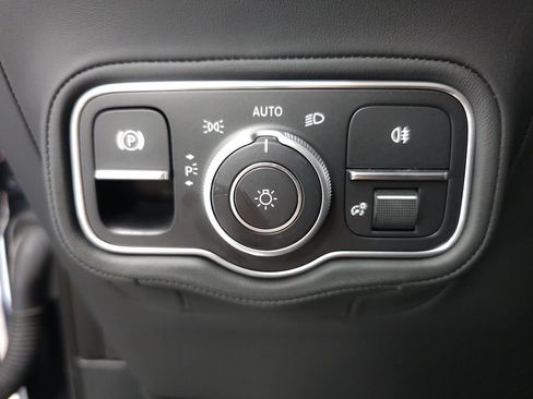 Used 2025 Mercedes-Benz G 550 image 10