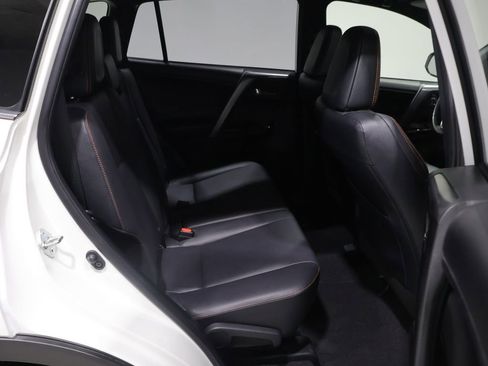 Used 2018 Toyota RAV4 SE w/ Power Extra Value Package image 18